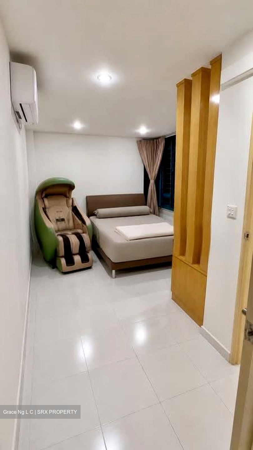 Blk 182 Edgefield Plains (Punggol), HDB Executive #556465631